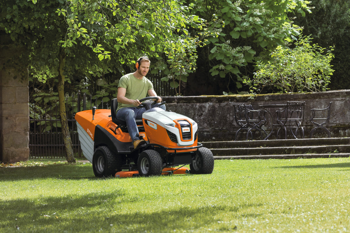 STIHL traktorek ogrodowy RT 6127 ZL (benzynowy) - zdjęcie 7