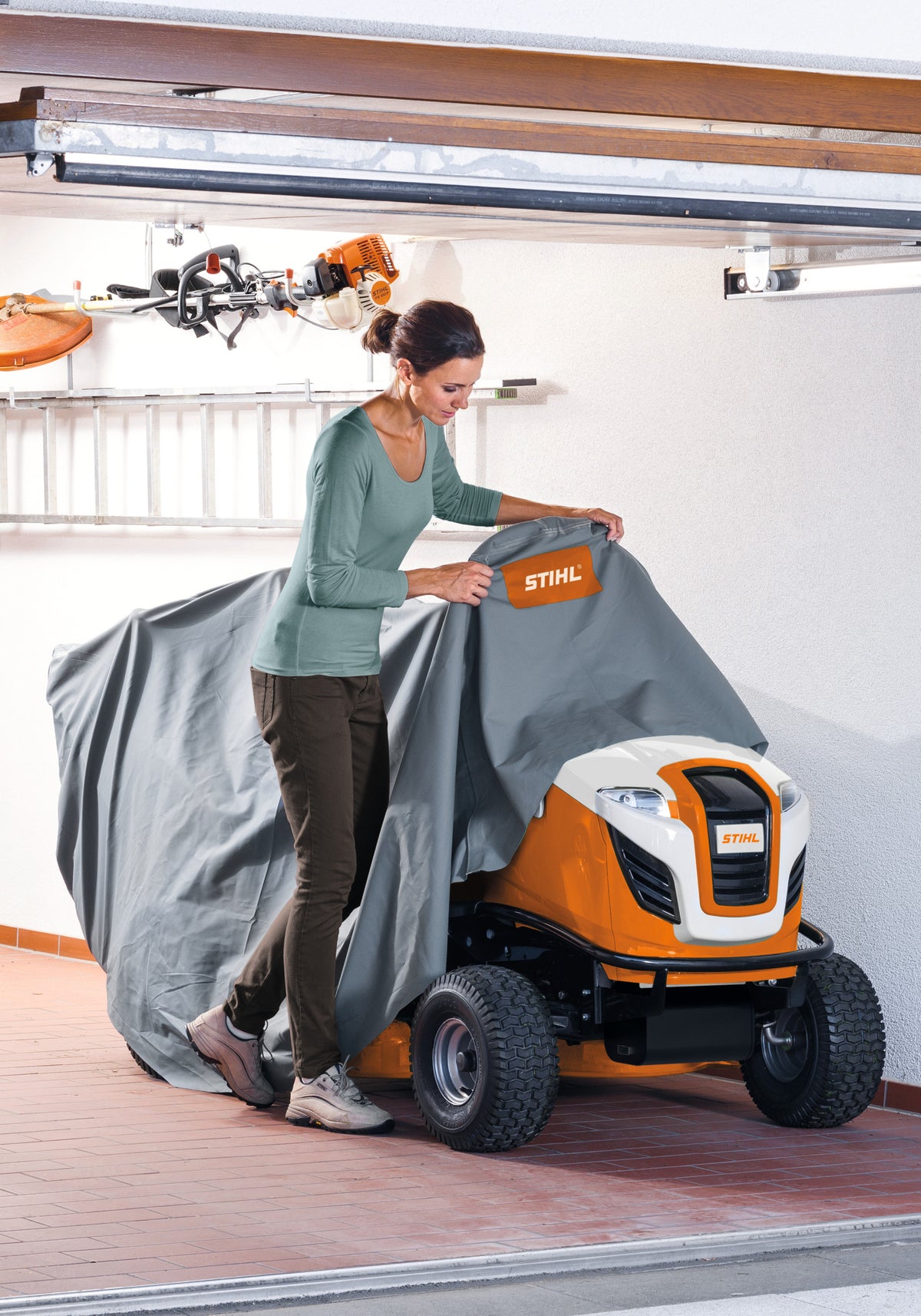 STIHL pokrowiec na traktorek AAH 300 (seria T5/T6) - zdjęcie 2