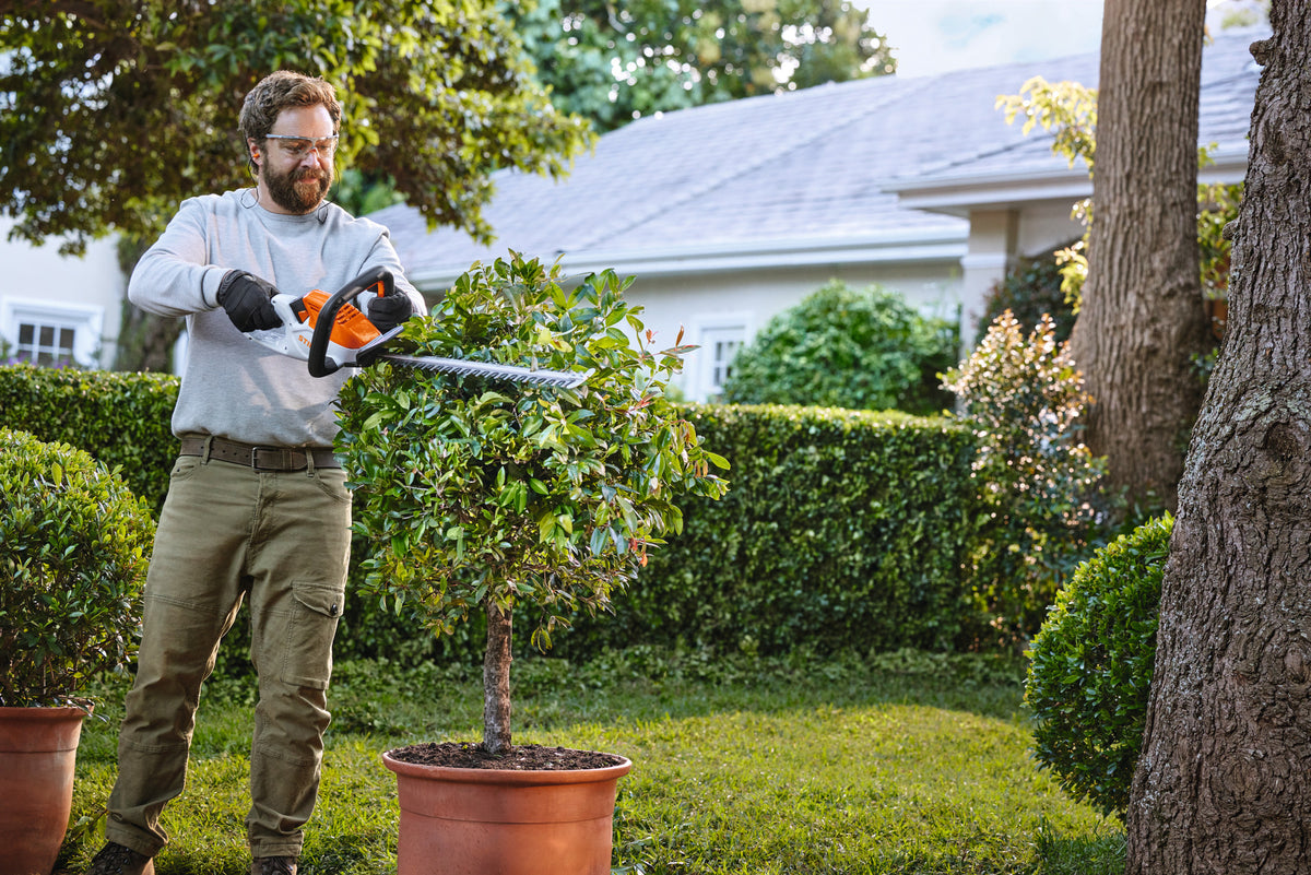 STIHL nożyce do żywopłotu akumulatorowe HSA 40 zestaw z 2 akumulatorami AS 2 i ładowarką ALS 31 - zdjęcie 4