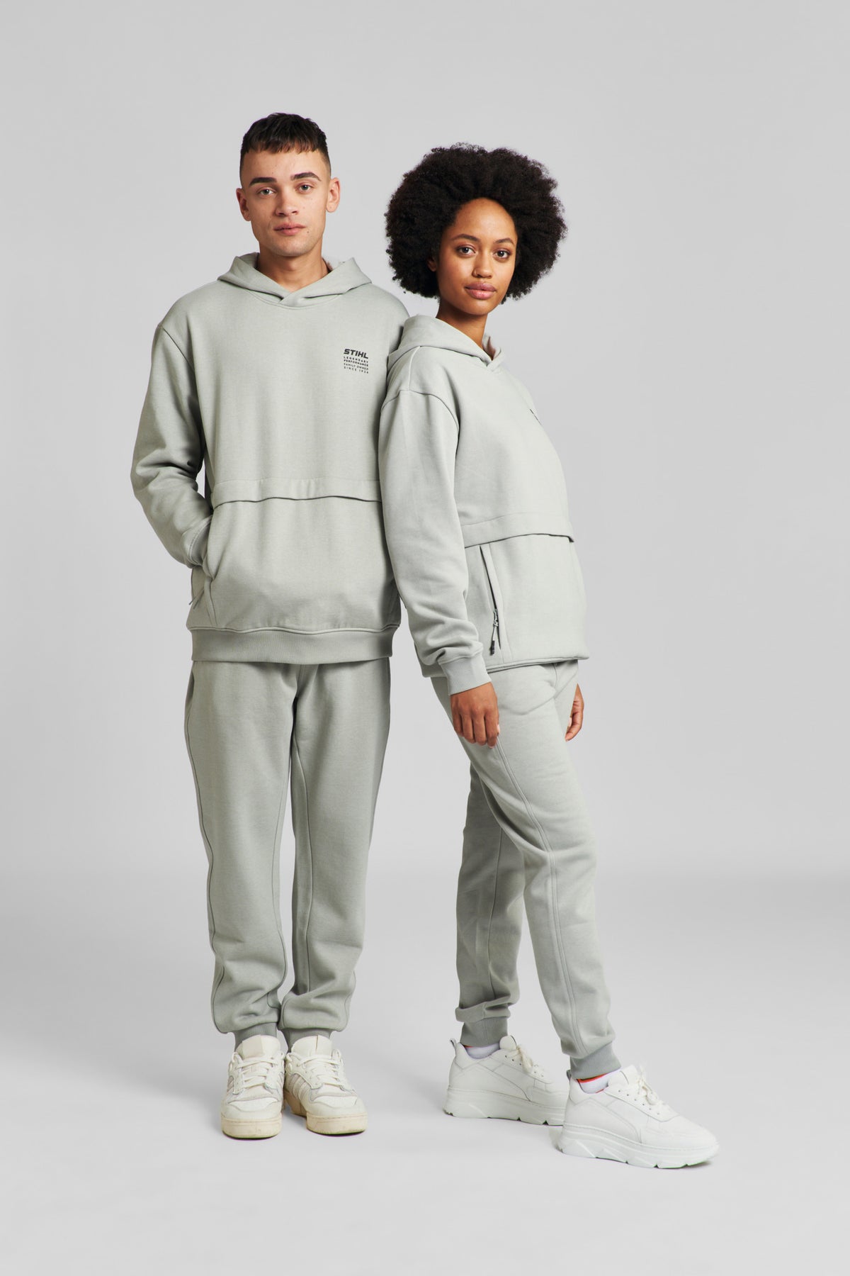 STIHL spodnie dresowe LEGENDARY – szare (unisex) - zdjęcie 3
