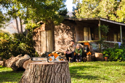 STIHL zabawkowa pilarka łańcuchowa z bateriami - zdjęcie 9