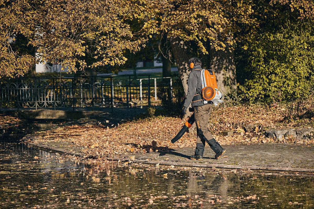 STIHL dmuchawa do liści akumulatorowa BGA 300 (plecakowa, bez akumulatora i ładowarki) - zdjęcie 9